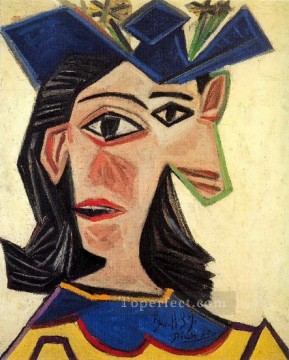  chapeau Painting - Buste de femme au chapeau Dora Maar 1939 Cubism